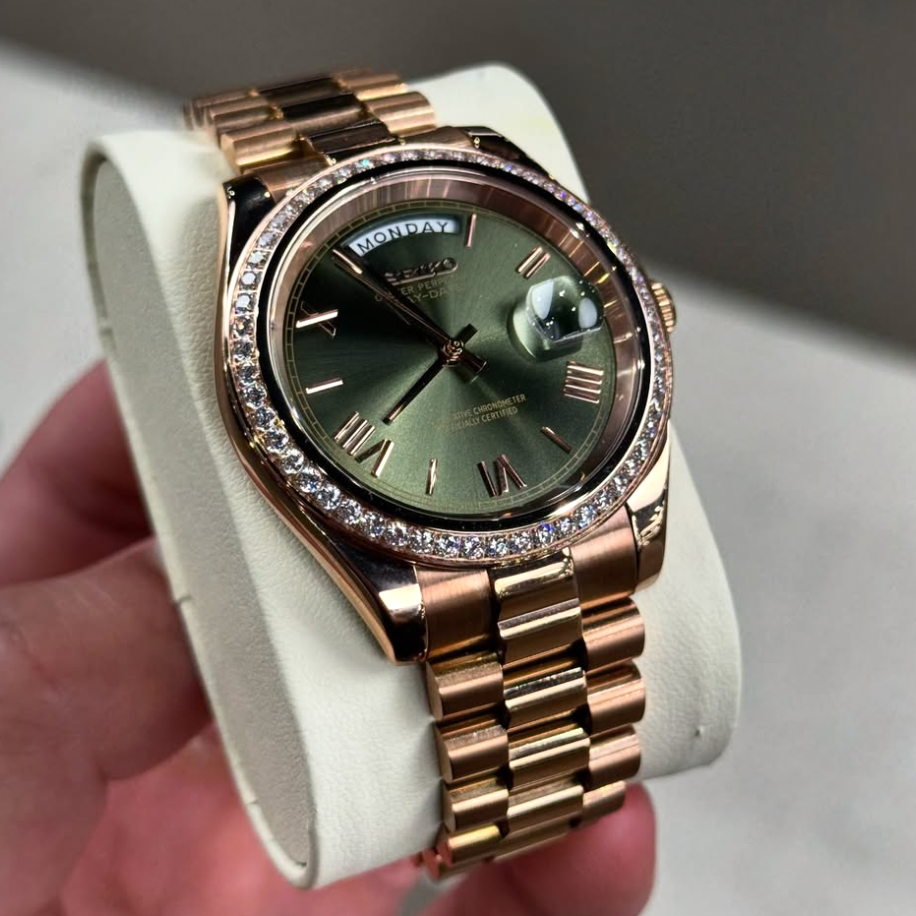 MONTURE® Royalé Roman Numeral Dial