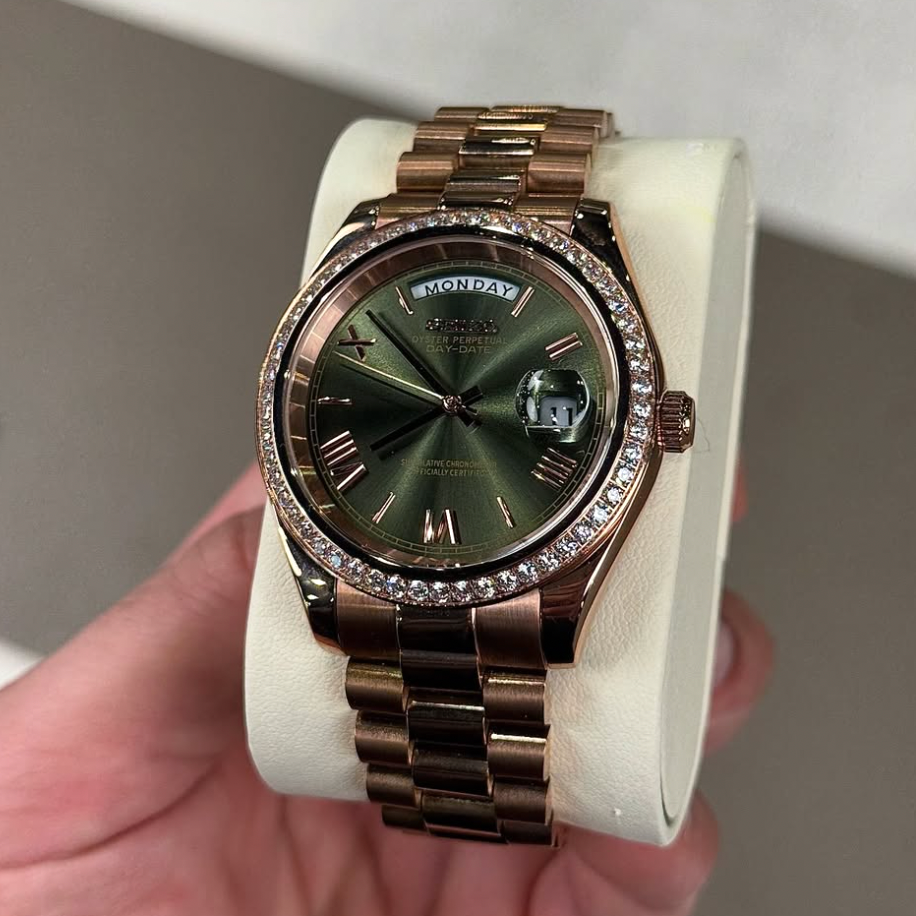 MONTURE® Royalé Roman Numeral Dial