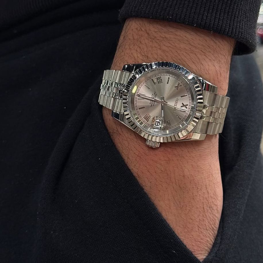 MONTURE® Chrome Roman Numeral Dial