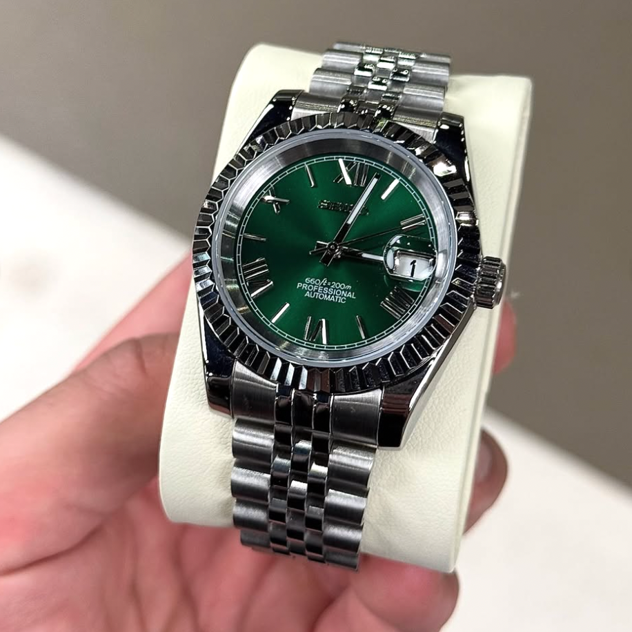 MONTURE® Hulk Roman Numeral Dial