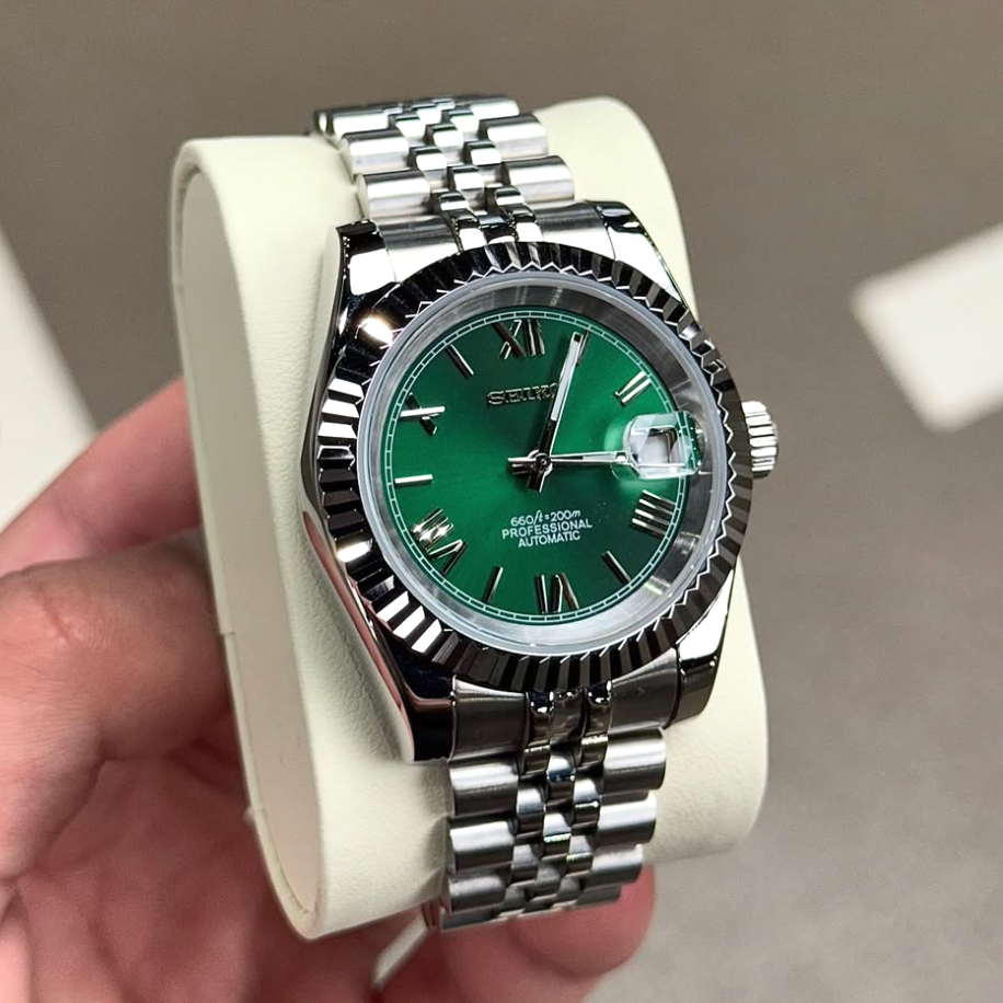 MONTURE® Hulk Roman Numeral Dial