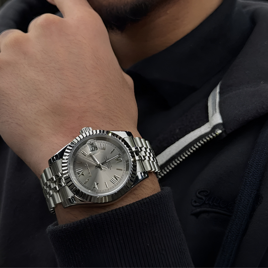 MONTURE® Chrome Roman Numeral Dial