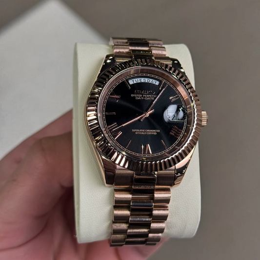 MONTURE® Golden Roman Numeral Dial